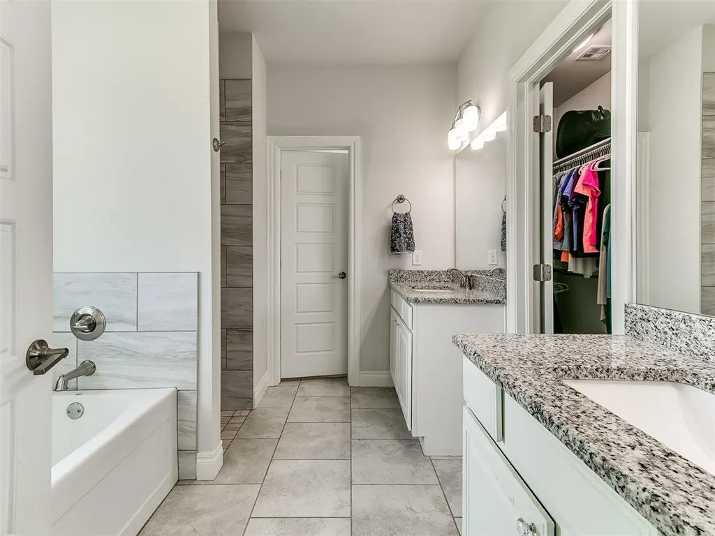 Photo 16 — 10740 Marion Dr, Edmond, OK 73034
