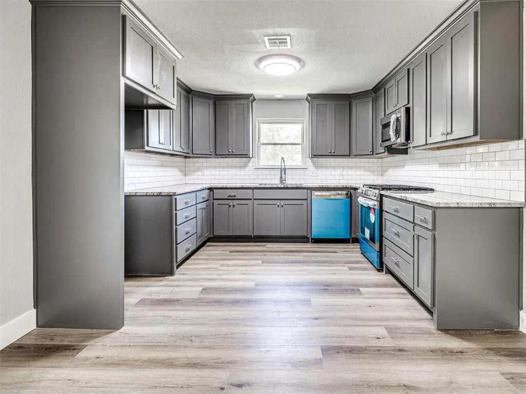 Photo 15 — 5704 Earl Drive, Shawnee, OK 74804