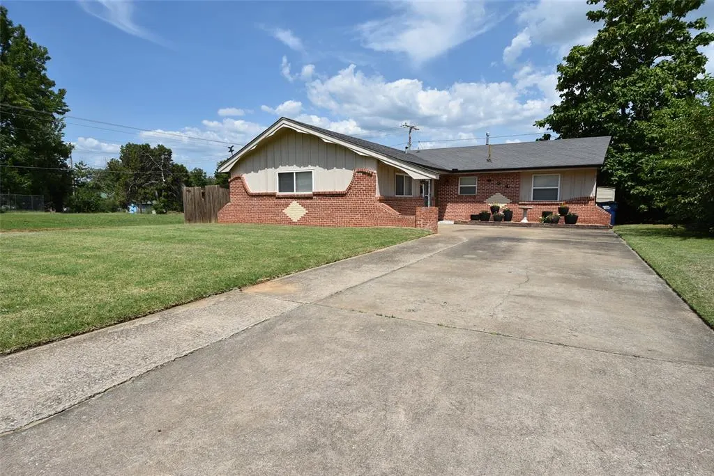 Front exterior — 924 Cherokee Street, Seminole, OK 74868