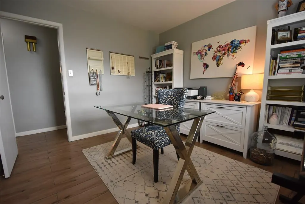 Photo 33 — 924 Cherokee Street, Seminole, OK 74868