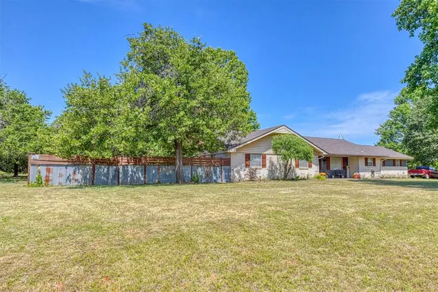 Photo 3 — 10431 Schwartz Drive, Oklahoma City, OK 73165