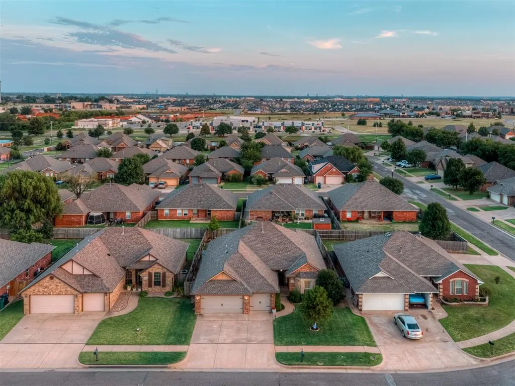 Photo 6 — 2416 NW 153rd Street, Edmond, OK 73013