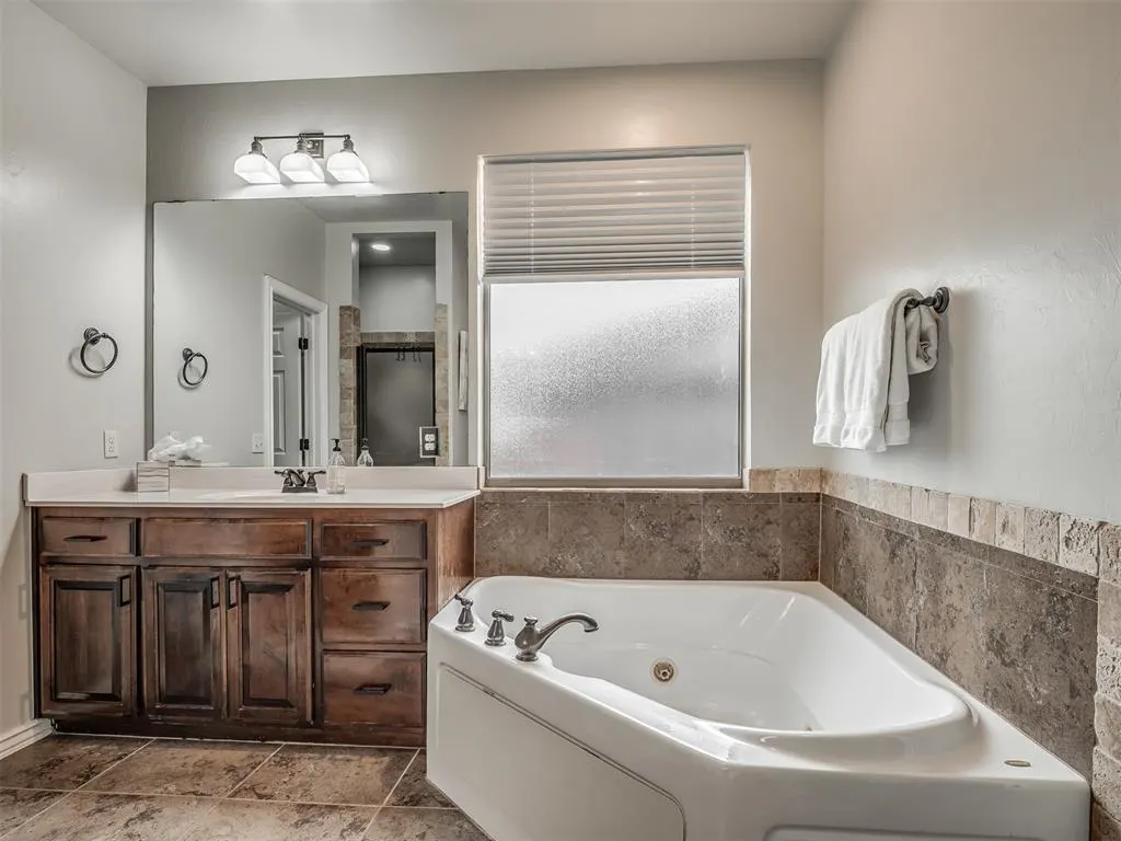 Photo 26 — 2416 NW 153rd Street, Edmond, OK 73013