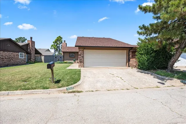 Photo 2 — 9323 S Hudson Avenue, Oklahoma City, OK 73139