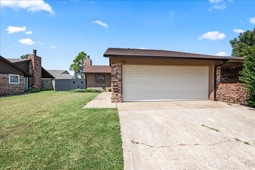 Photo 3 — 9323 S Hudson Avenue, Oklahoma City, OK 73139