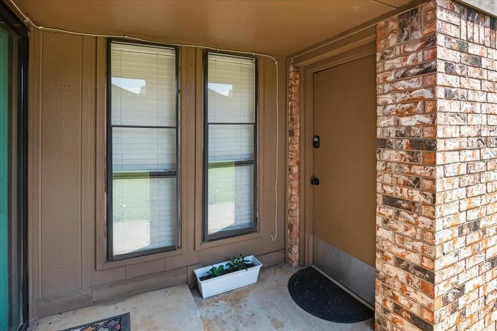 Photo 7 — 9323 S Hudson Avenue, Oklahoma City, OK 73139