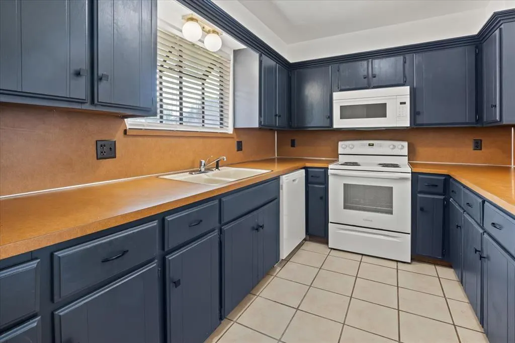 Photo 12 — 9323 S Hudson Avenue, Oklahoma City, OK 73139