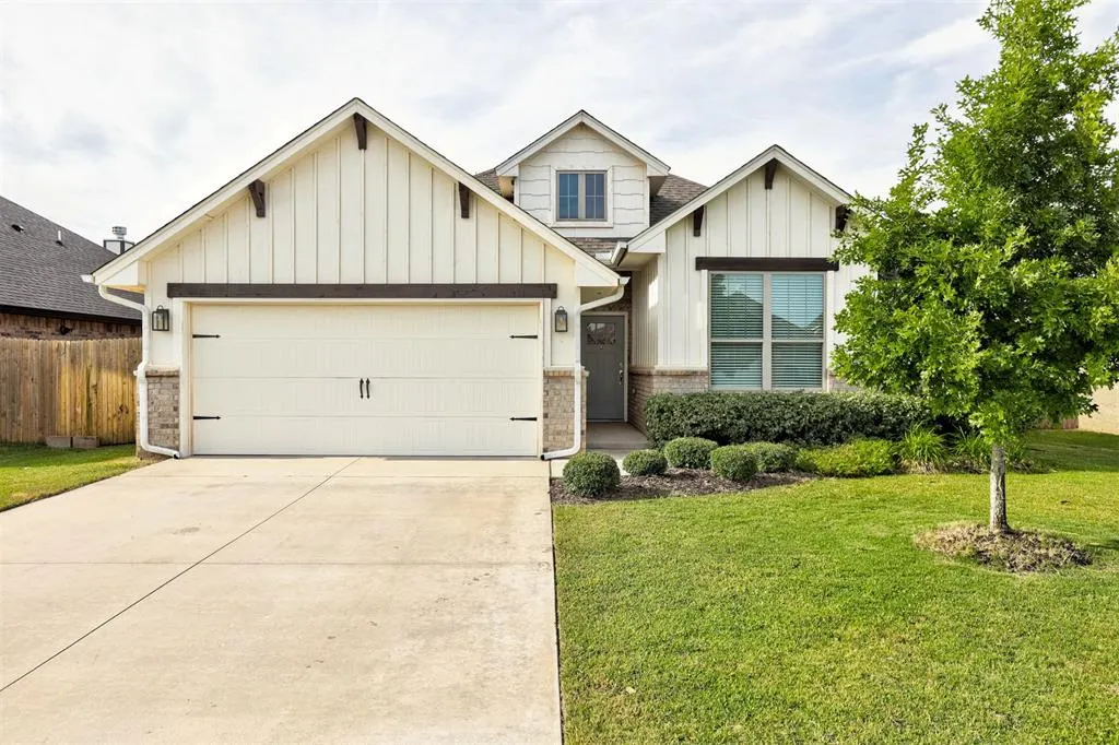 Photo 2 — 1714 Logans Way, Norman, OK 73072