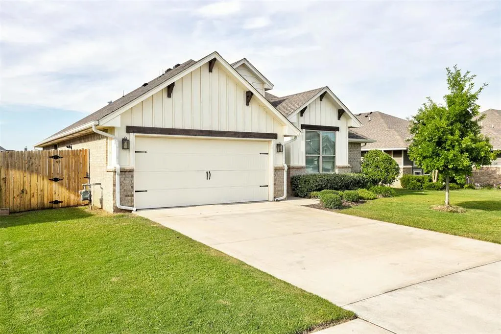 Photo 4 — 1714 Logans Way, Norman, OK 73072