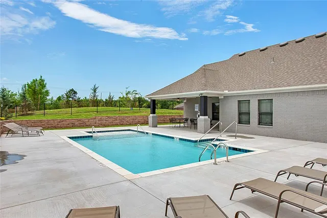 Photo 4 — 12724 NW 2nd Street, Yukon, OK 73099