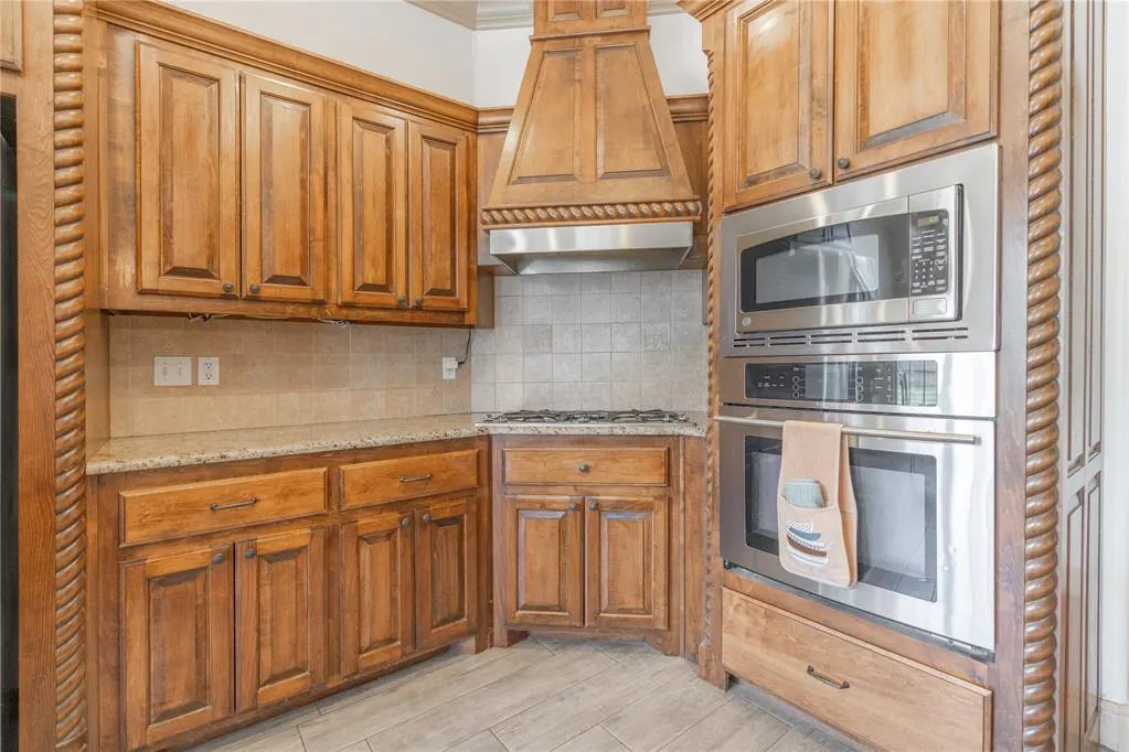 Photo 10 — 4108 Hidden Lake Circle, Moore, OK 73160