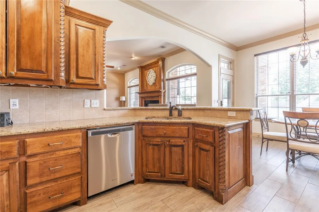 Photo 12 — 4108 Hidden Lake Circle, Moore, OK 73160