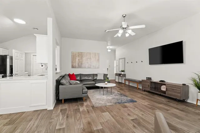 Photo 4 — 417 SW 39th Street, Moore, OK 73160