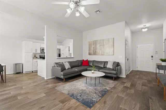 Photo 5 — 417 SW 39th Street, Moore, OK 73160