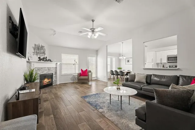 Photo 6 — 417 SW 39th Street, Moore, OK 73160