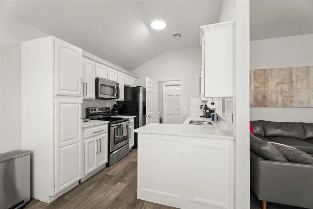 Photo 19 — 417 SW 39th Street, Moore, OK 73160