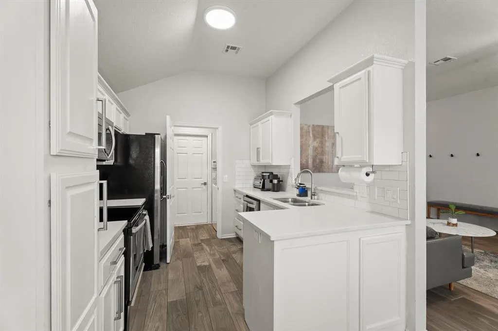 Photo 20 — 417 SW 39th Street, Moore, OK 73160