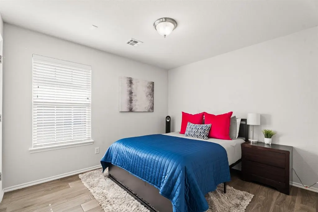 Photo 24 — 417 SW 39th Street, Moore, OK 73160