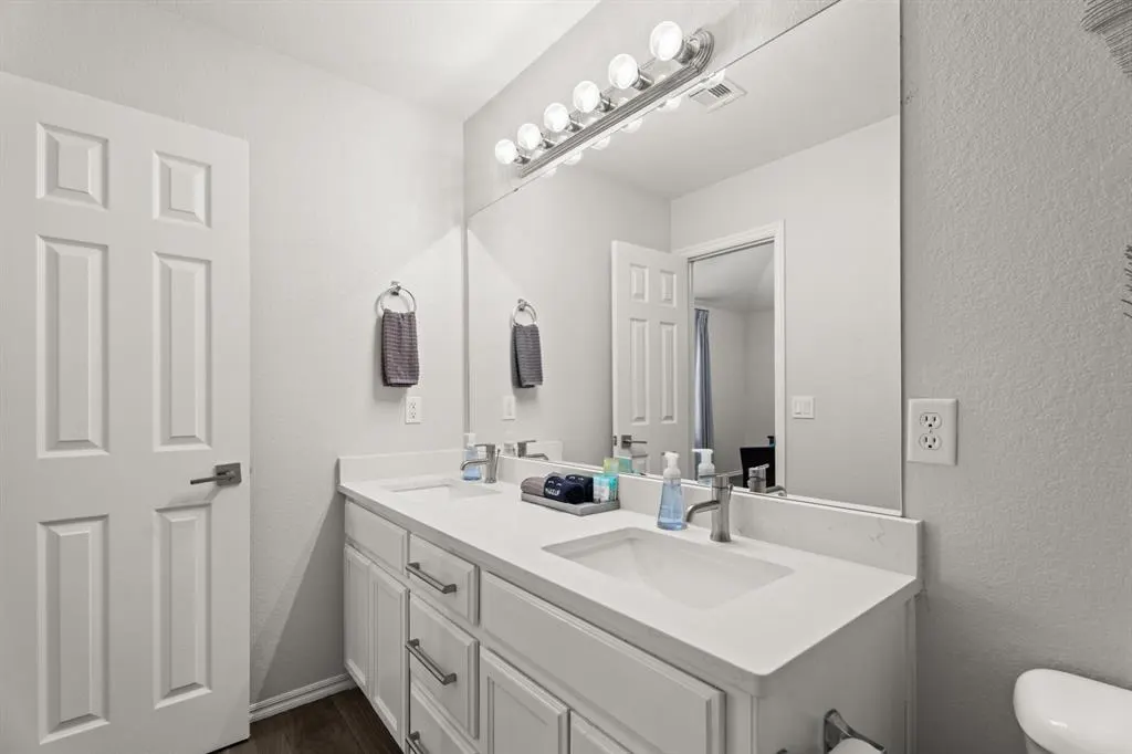 Photo 26 — 417 SW 39th Street, Moore, OK 73160