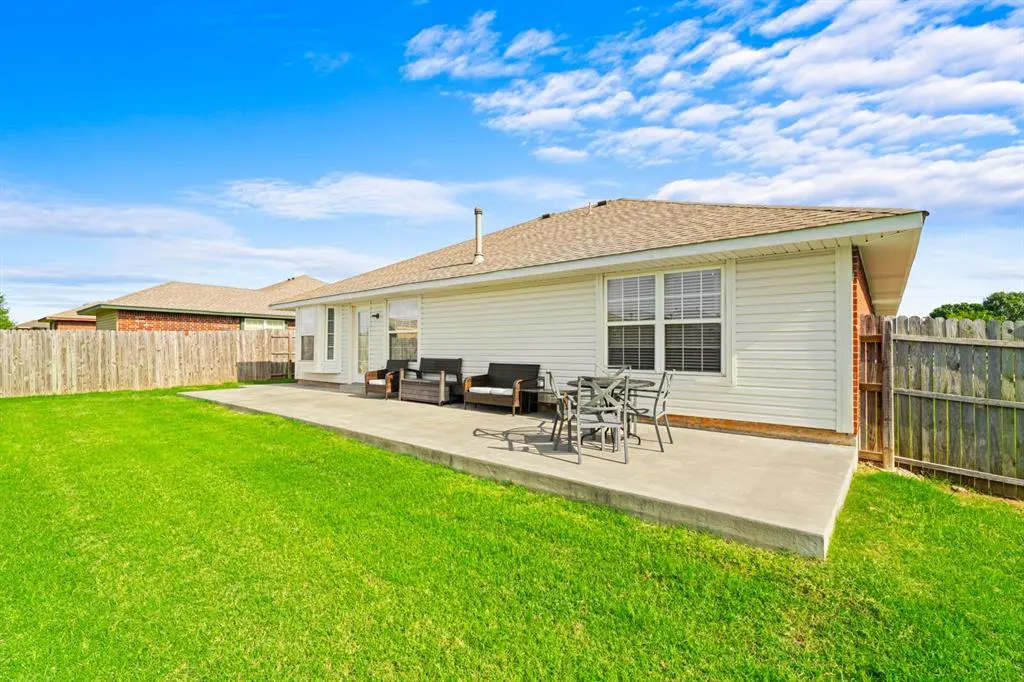 Photo 31 — 417 SW 39th Street, Moore, OK 73160