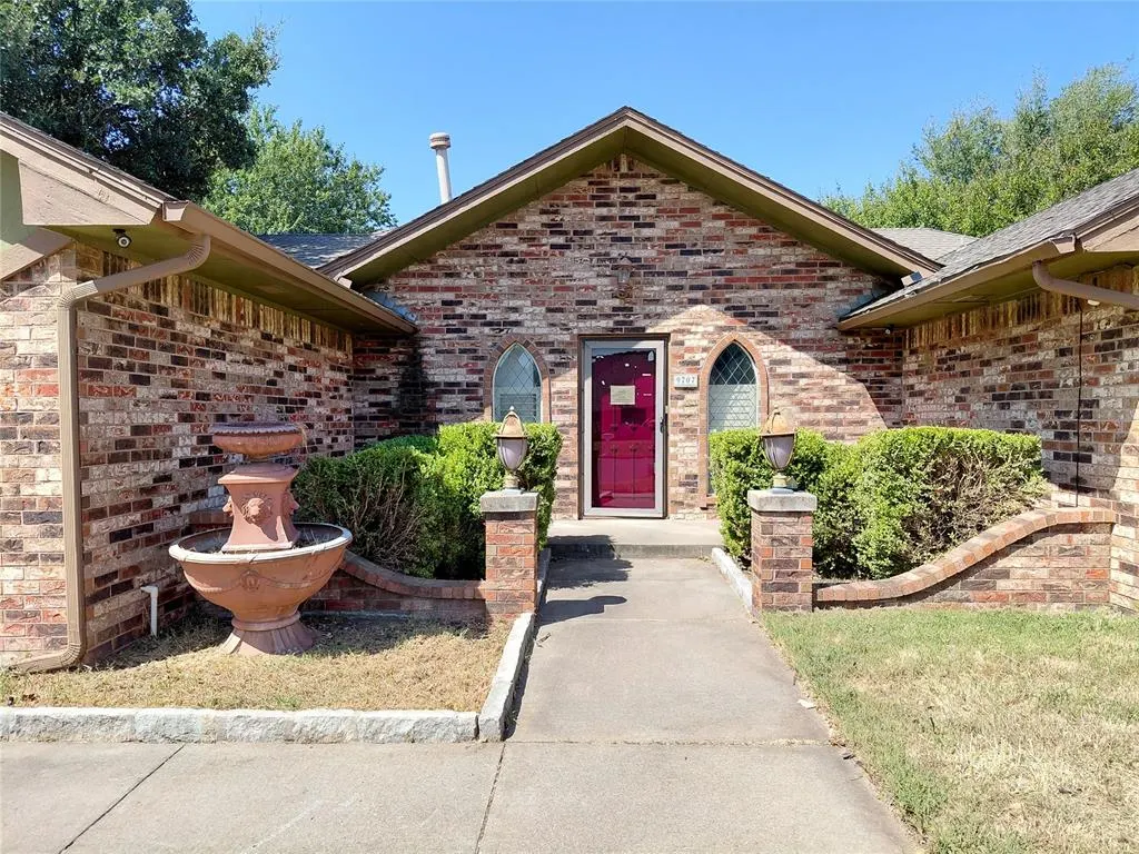Front exterior — 9707 Warriner Circle, Oklahoma City, OK 73162