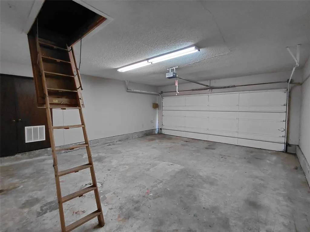 Photo 11 — 9707 Warriner Circle, Oklahoma City, OK 73162