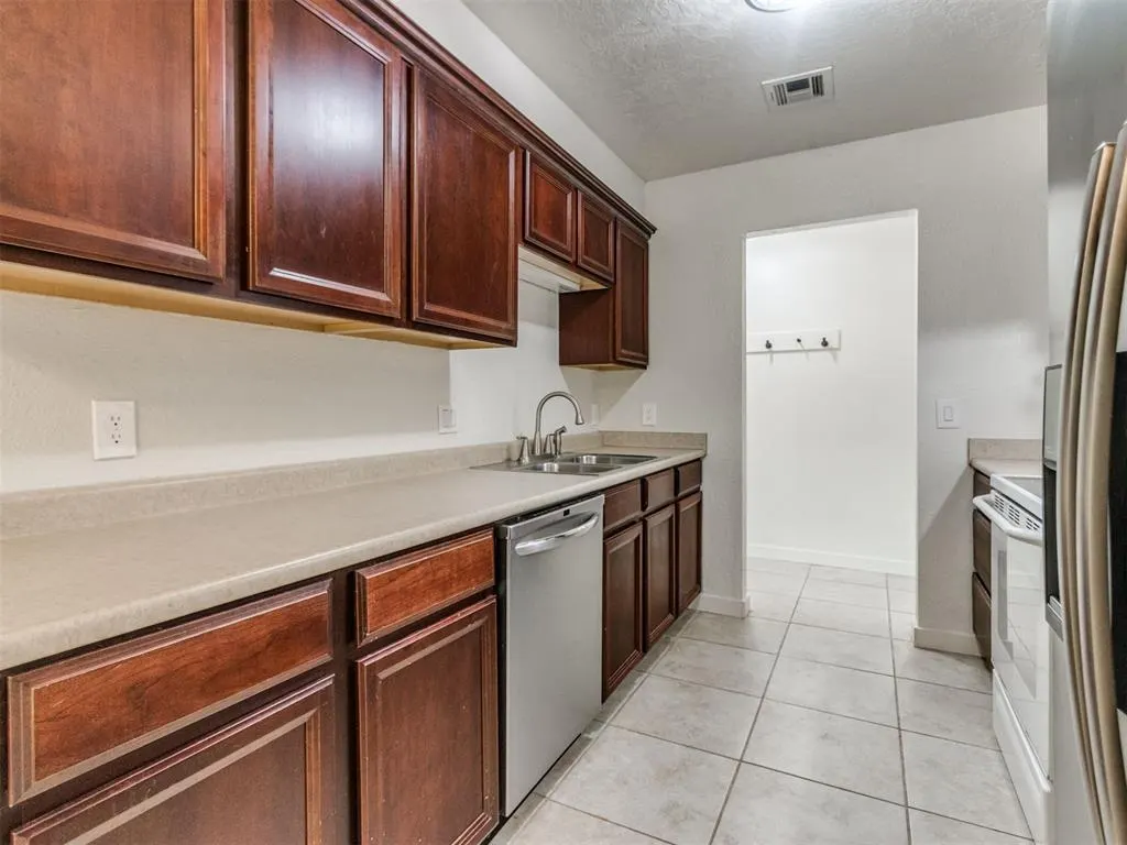 Photo 12 — 888 County Street 2942 Street, Tuttle, OK 73089