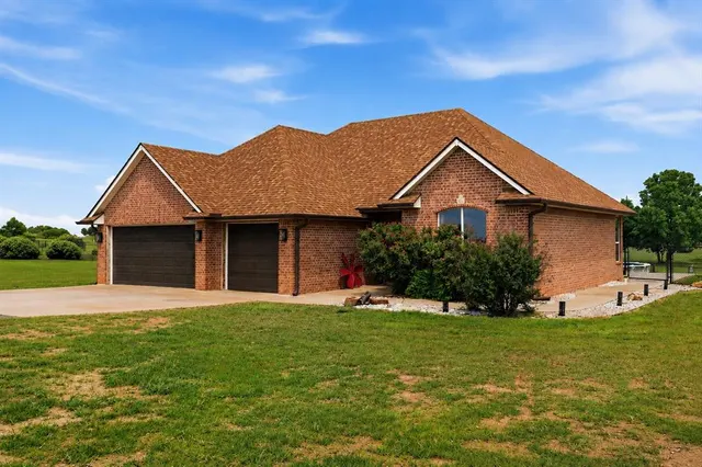 Front exterior — 1700 Sandpiper Drive, Blanchard, OK 73010
