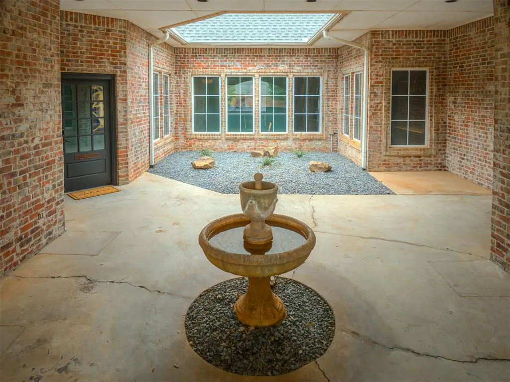 Photo 2 — 1725 W 33rd Street, Edmond, OK 73013