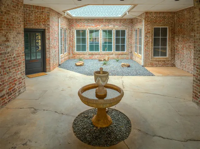 Photo 2 — 1725 W 33rd Street, Edmond, OK 73013