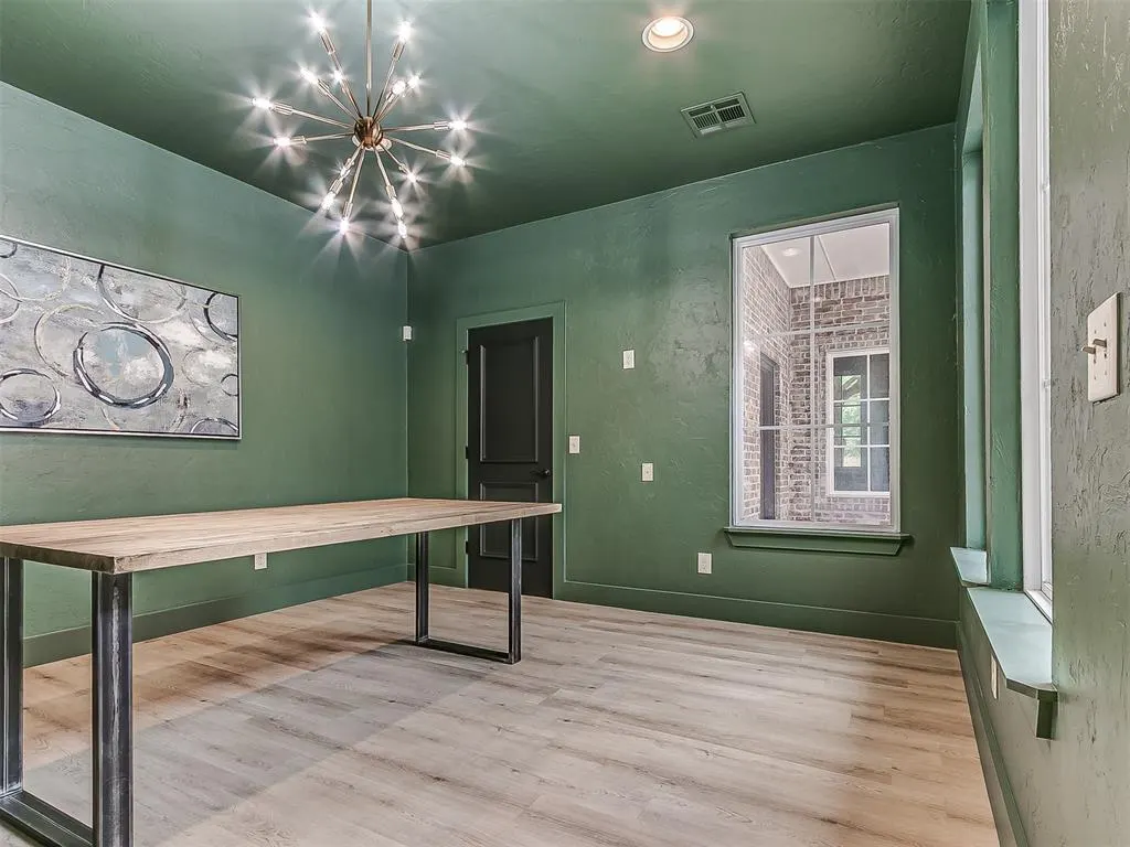 Photo 9 — 1725 W 33rd Street, Edmond, OK 73013