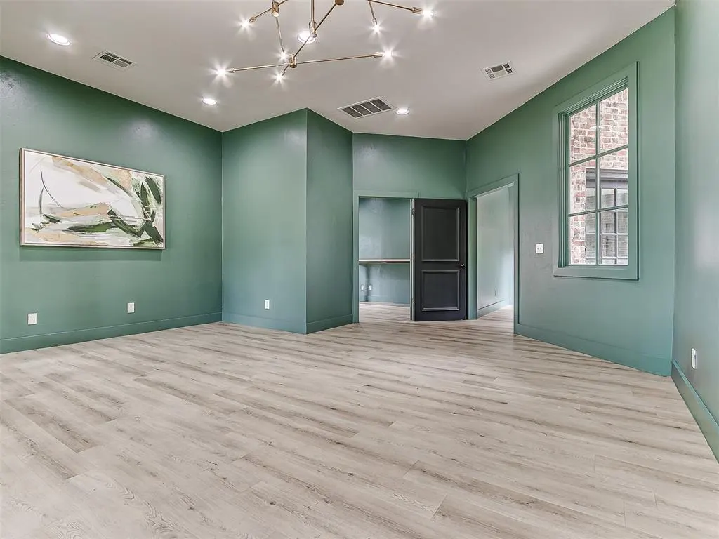 Photo 4 — 1725 W 33rd Street, Edmond, OK 73013