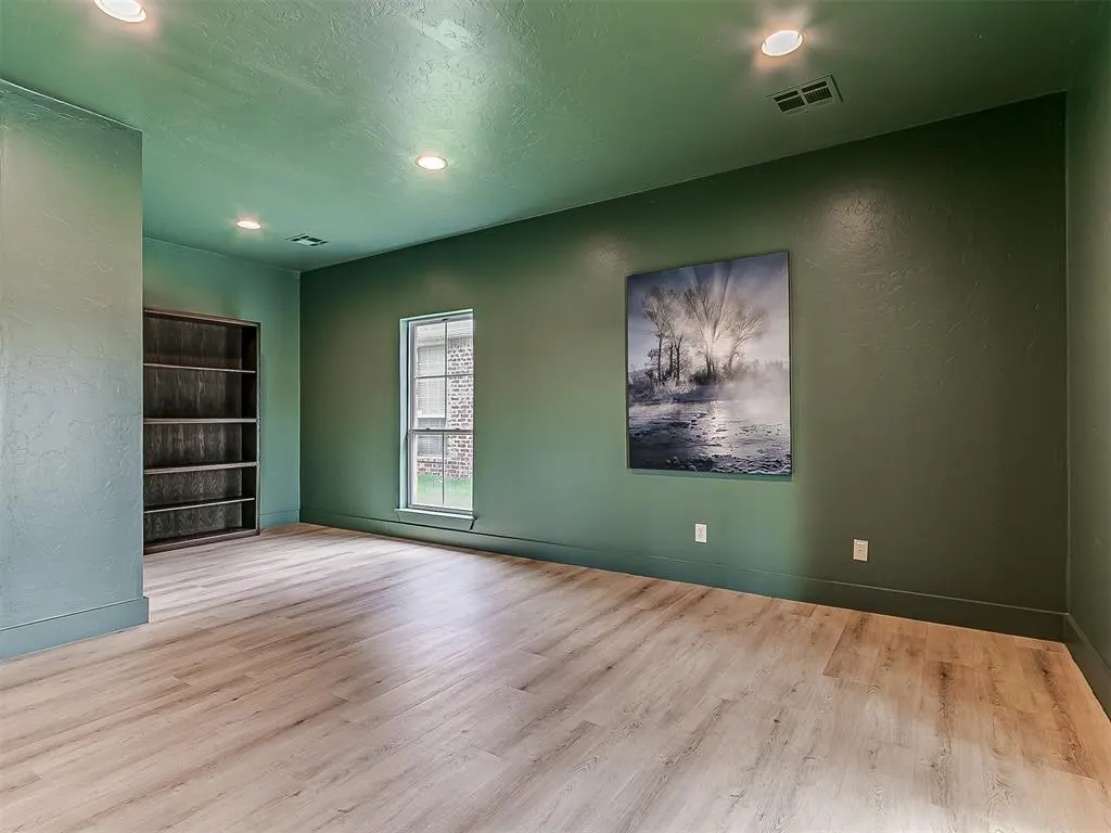 Photo 11 — 1725 W 33rd Street, Edmond, OK 73013