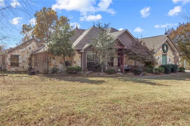 Photo 2 — 555 N White Chimney Road, Stuart, OK 74570