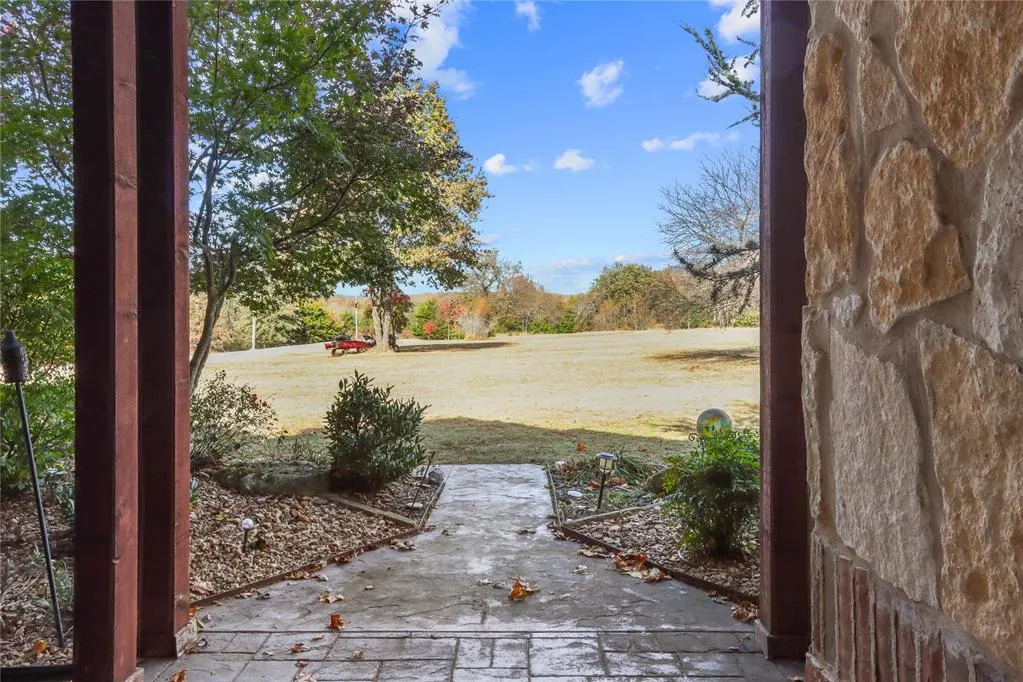 Photo 3 — 555 N White Chimney Road, Stuart, OK 74570