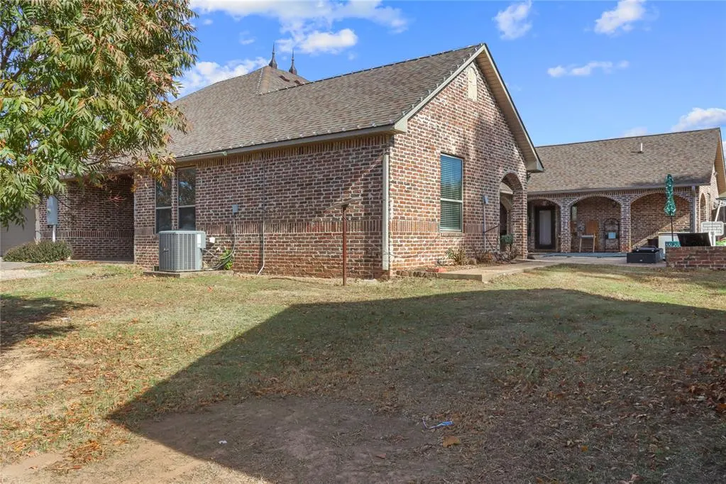 Photo 7 — 555 N White Chimney Road, Stuart, OK 74570