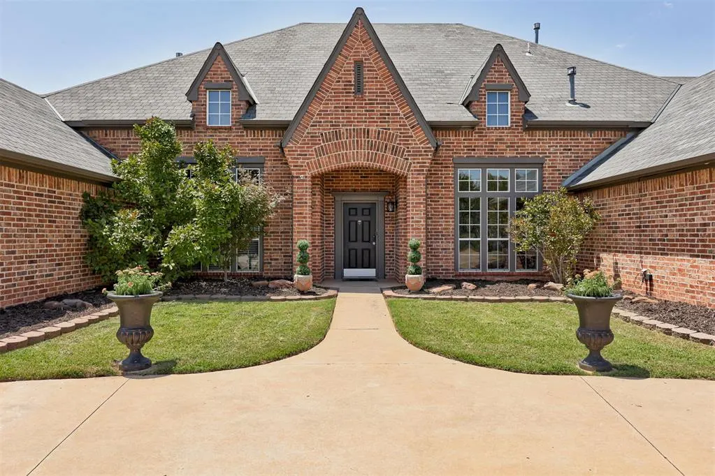 Front exterior — 808 NW 153rd Terrace, Edmond, OK 73013