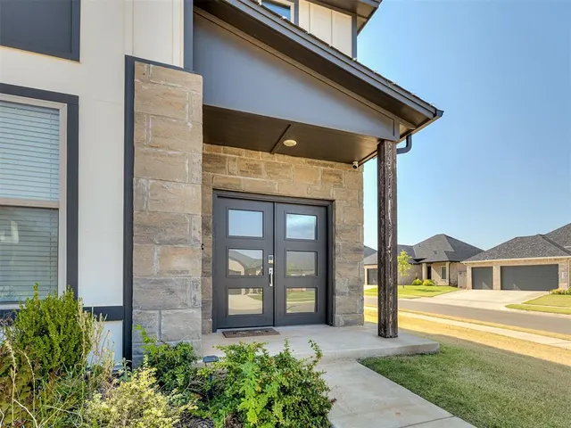 Photo 4 — 15400 Caspian Lane, Edmond, OK 73013