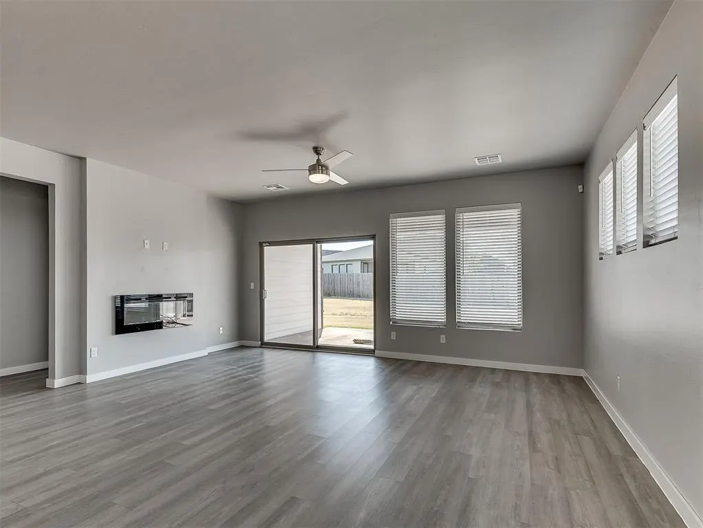 Photo 7 — 15400 Caspian Lane, Edmond, OK 73013