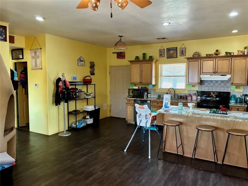 Photo 3 — 1405 Redstone Drive, Clinton, OK 73601