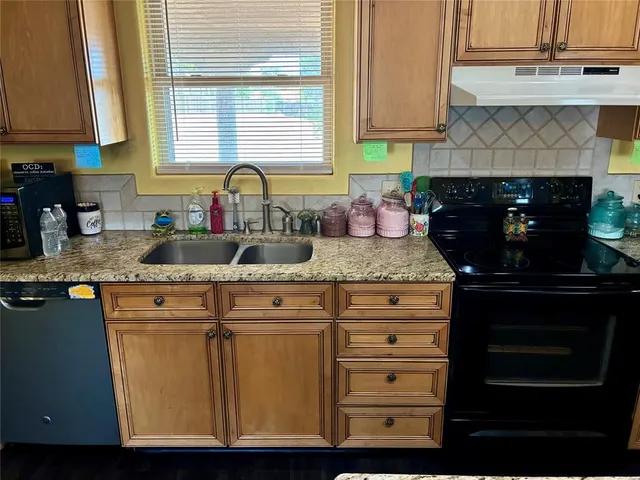 Photo 5 — 1405 Redstone Drive, Clinton, OK 73601