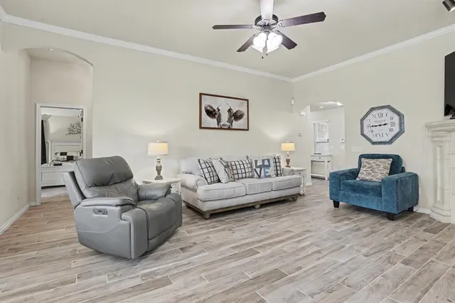 Photo 3 — 1305 Leigh Circle, Yukon, OK 73099
