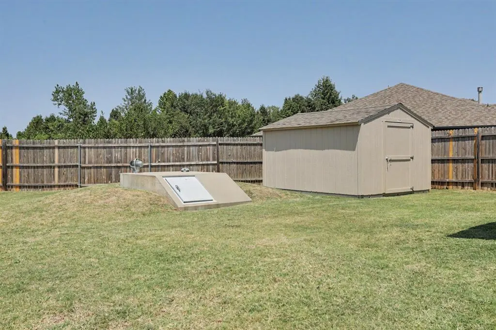 Photo 16 — 1305 Leigh Circle, Yukon, OK 73099