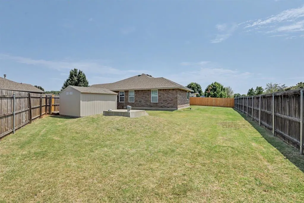 Photo 17 — 1305 Leigh Circle, Yukon, OK 73099