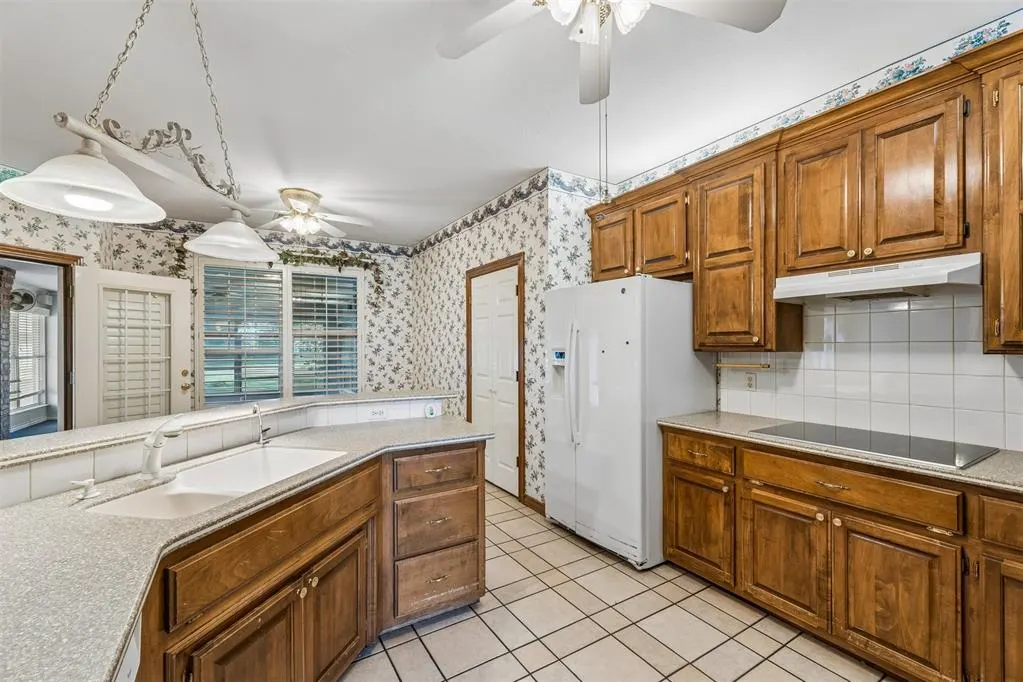 Photo 10 — 2109 NE 14th Street, Moore, OK 73160