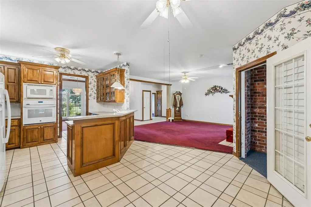 Photo 11 — 2109 NE 14th Street, Moore, OK 73160