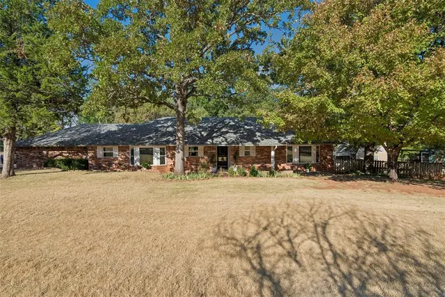 Photo 4 — 10431 Black Oaks Drive, Oklahoma City, OK 73165