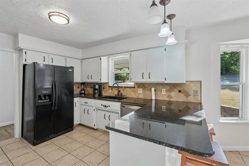 Photo 7 — 10431 Black Oaks Drive, Oklahoma City, OK 73165