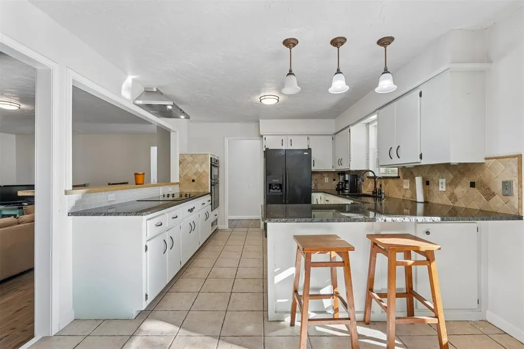 Photo 15 — 10431 Black Oaks Drive, Oklahoma City, OK 73165