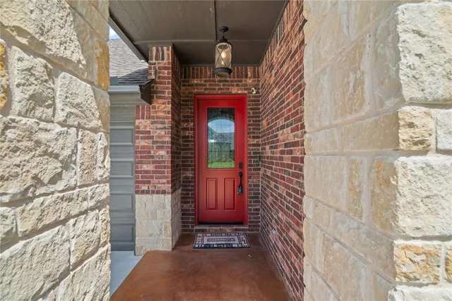 Photo 5 — 300 Bray Lane, Yukon, OK 73099